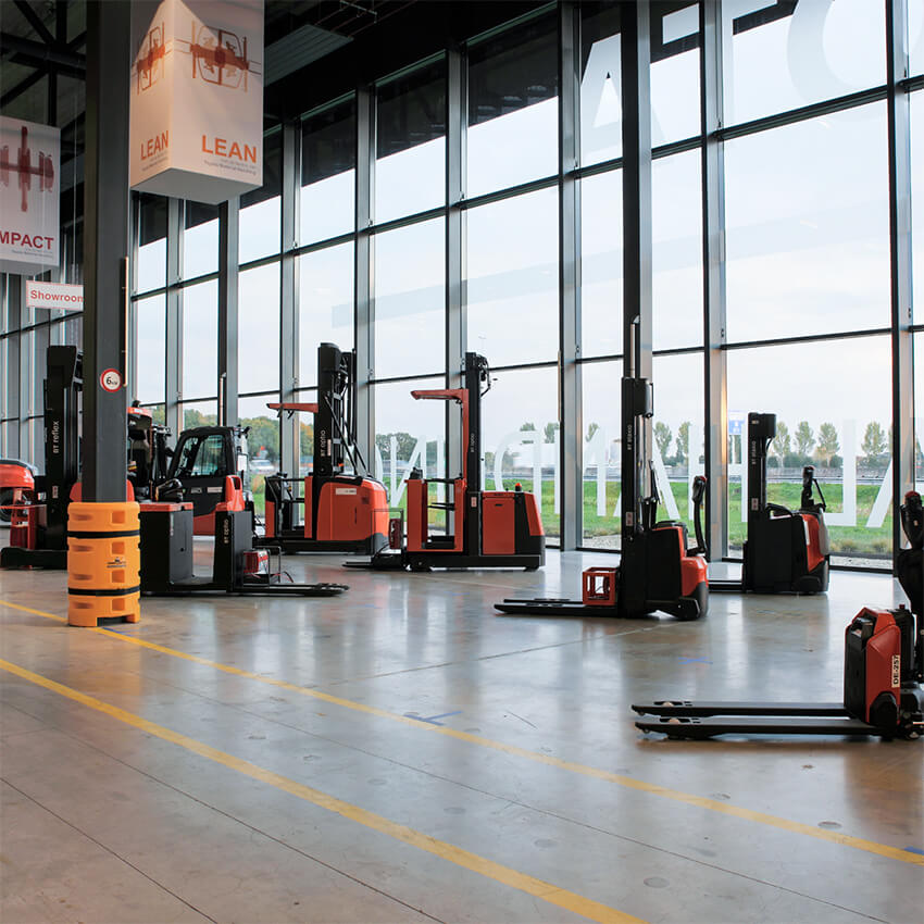 Interior of Dream Industrial's 4 Stevinlaan - Ede, NLD with forklifts and view out large floor to ceiling windows